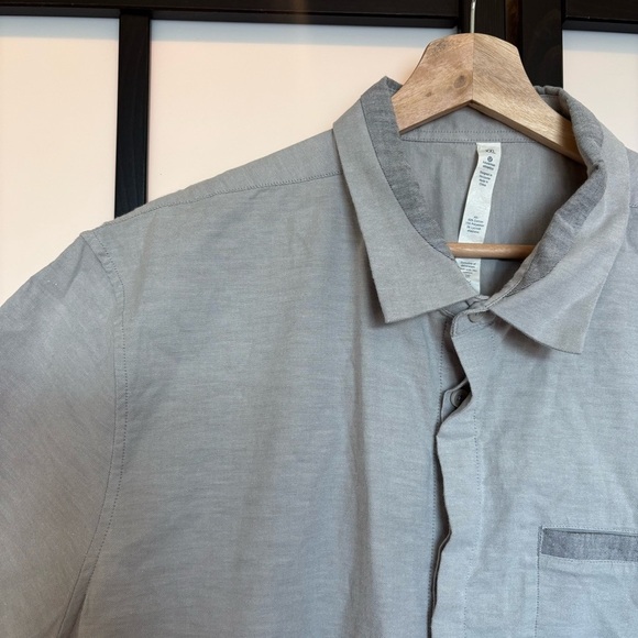 Lululemon Summer Fridays Button down textured short sleeve shirt. Men’s XXL - Picture 3 of 16